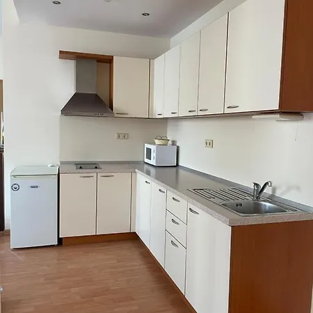 Garden Of Eden Nk Modern E Apartmens, Apartman